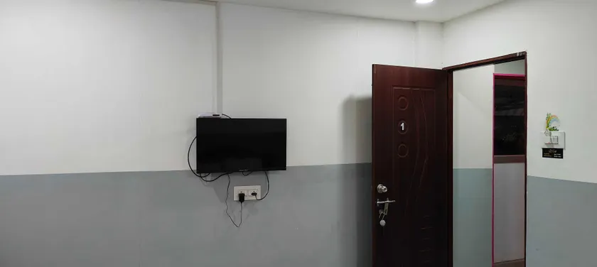 OYO Rainbow Guest House - Image 1