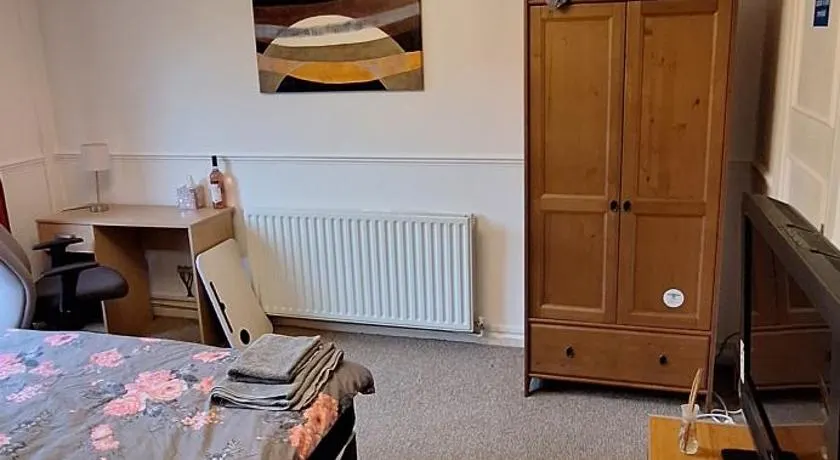 Spacious and Serene Stay near Milton Keynes centre - Image 1