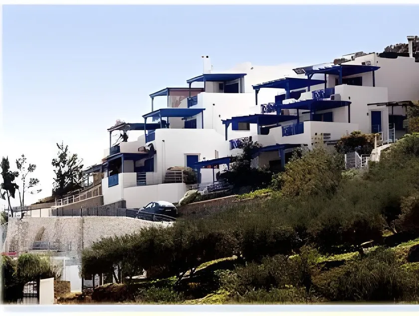 Nymphes Luxury Apartments - Image 1