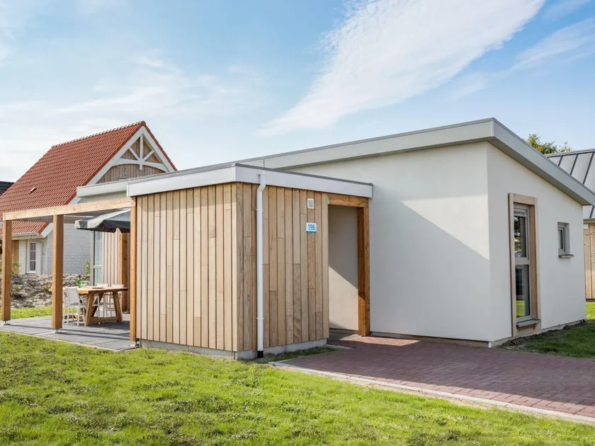 Modern lodge with dishwasher, microwave, 500 m. from the sea - Image 1