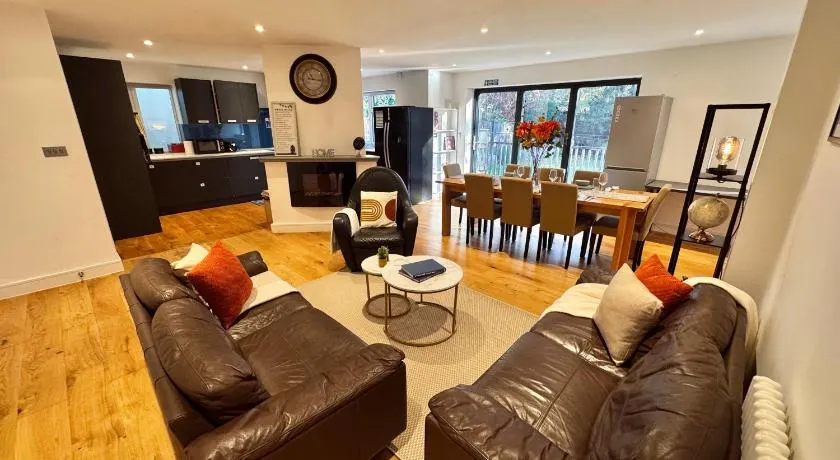 Chambre familiale avec salle de bain privée, 30 min du centre de Londres - Image 1