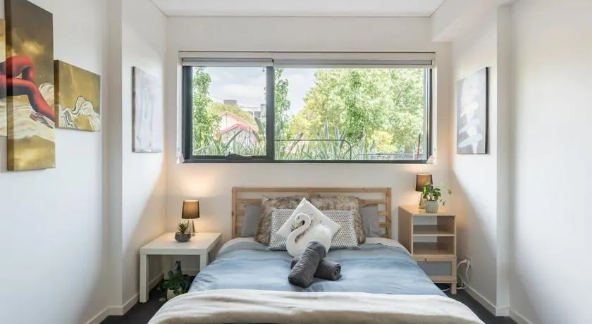 1Bedroom and Study Apt in Homebush Sleeps 5 - Image 1
