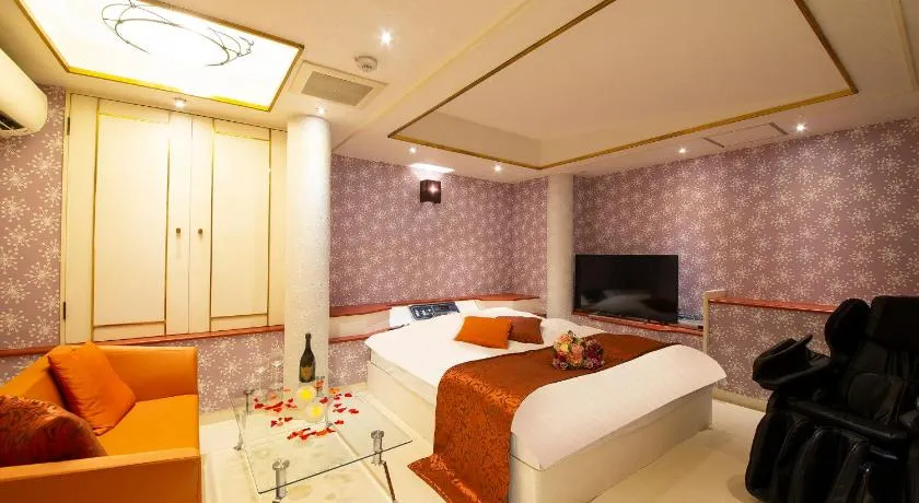 Hotel Gee (Adult Only) - Image 1