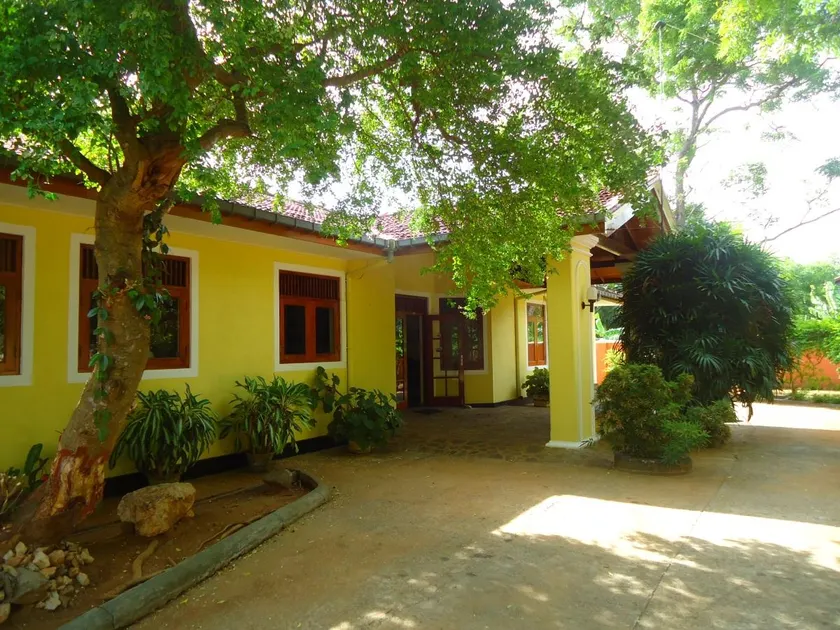 Hotel 4 U - Image 1