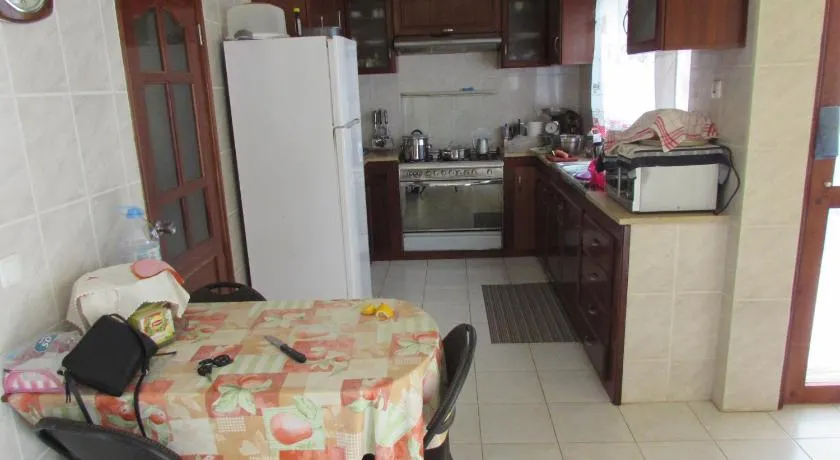 Rooming house - Image 1