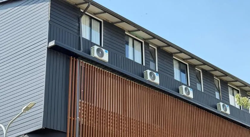 Hotel Kristali - Image 1