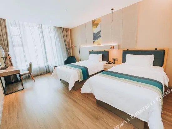Homeinn Selected Hotel (Yibin Changning High-Speed Railway Station) - Image 1