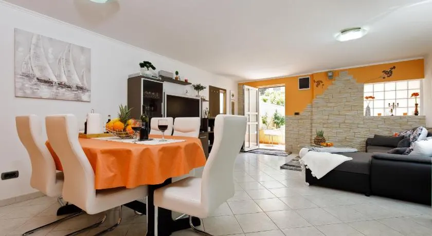 Apartment Punda - Image 1