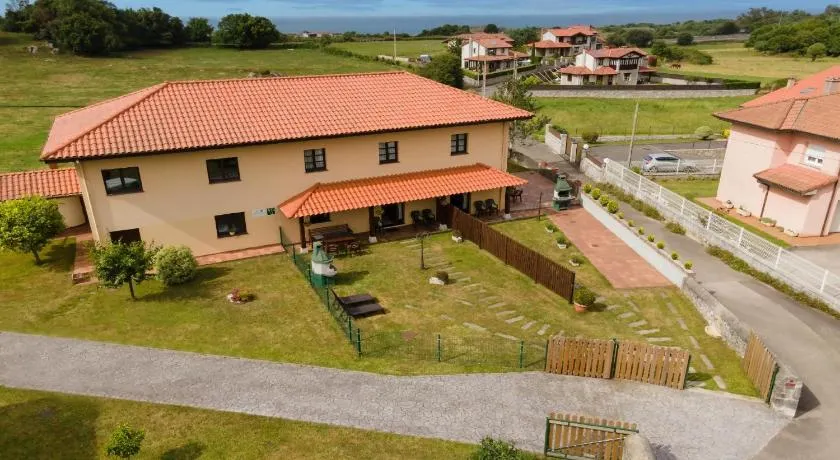 Apartamentos Rurales El Acebo - Image 1