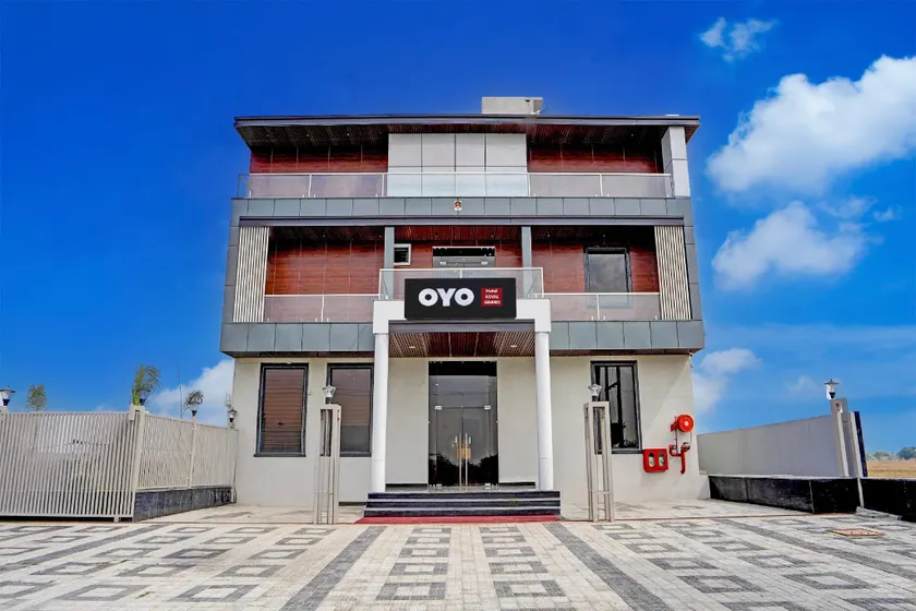 HOTEL O ROYAL GRAND - Image 1