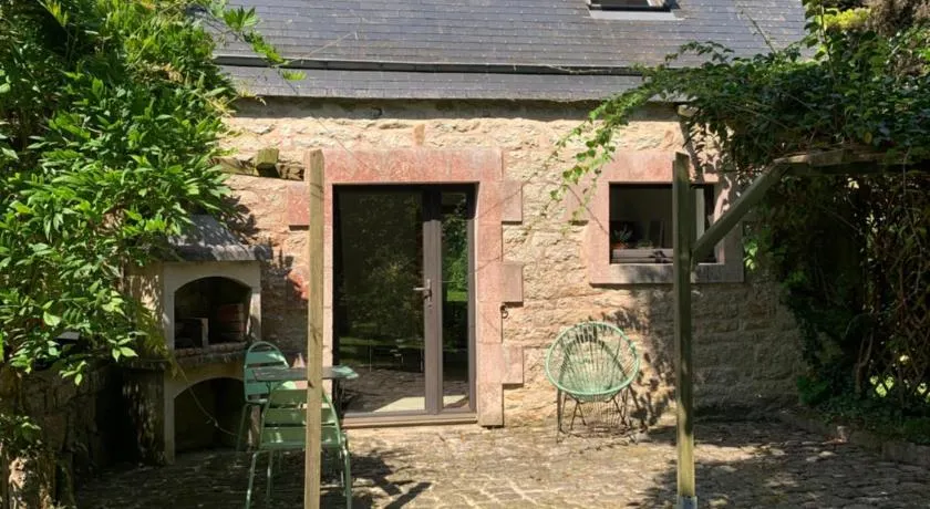 Chez Cedric & Emmanuelle - Image 1