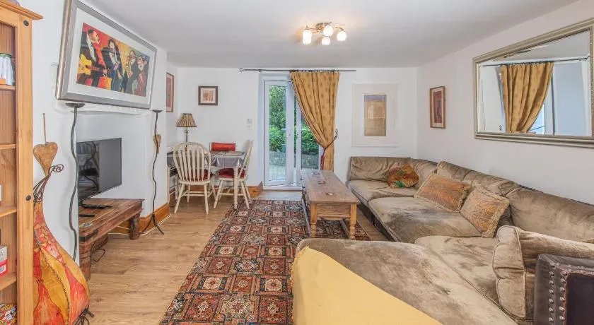 The Flat at number 11 - Image 1