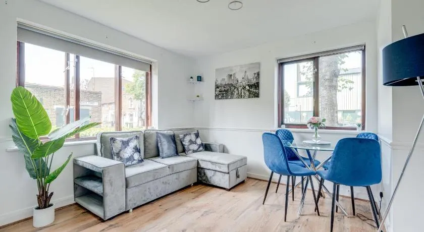 CanadaWater-2bedroom-1Bathroom-Free Parking - Image 1