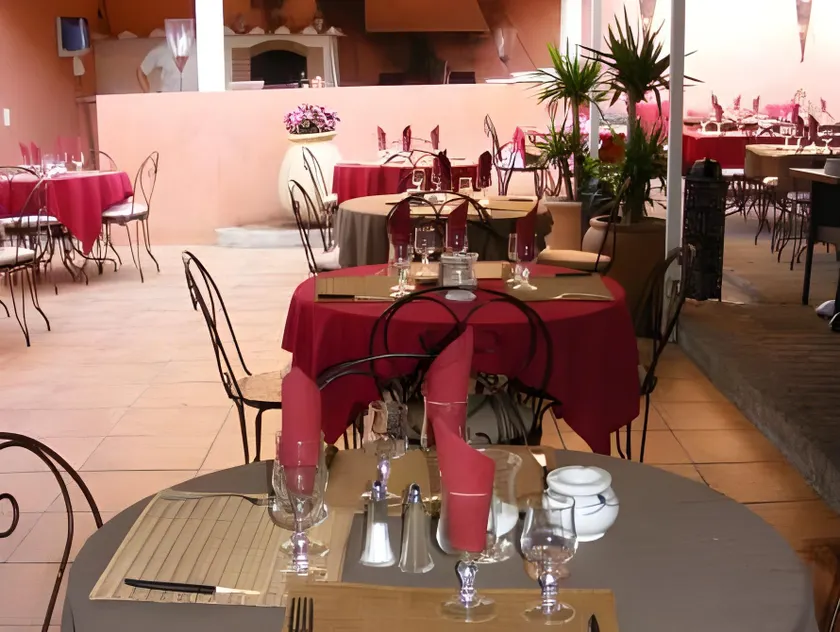 Hôtel Restaurant La Caravelle - Image 1