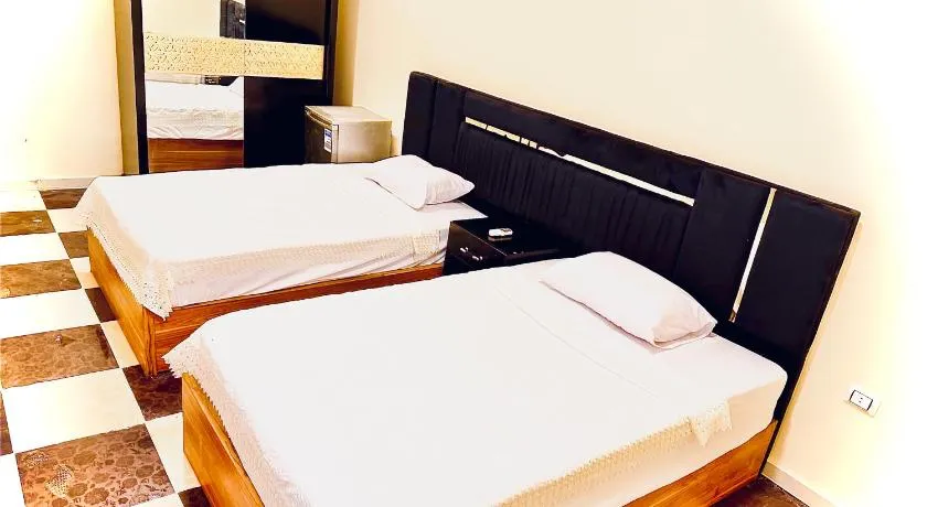 Cozy Apartment Near Beach AC Free Parking - Image 1