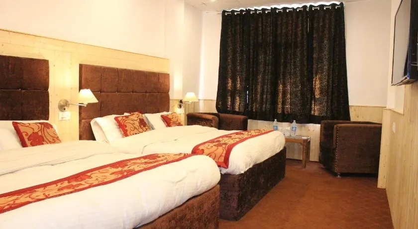 Hotel Yadu Vilas - Image 1