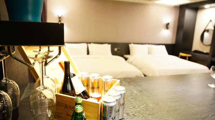 M Hotel - Image 1