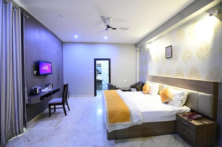 Hotel Jataka Inn - Image 1