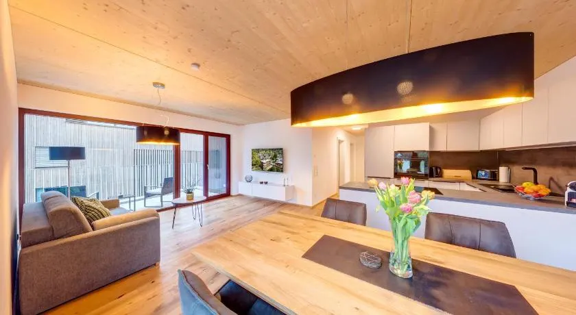 Urban-Apartmenthaus zwischen Berg und See - Image 1
