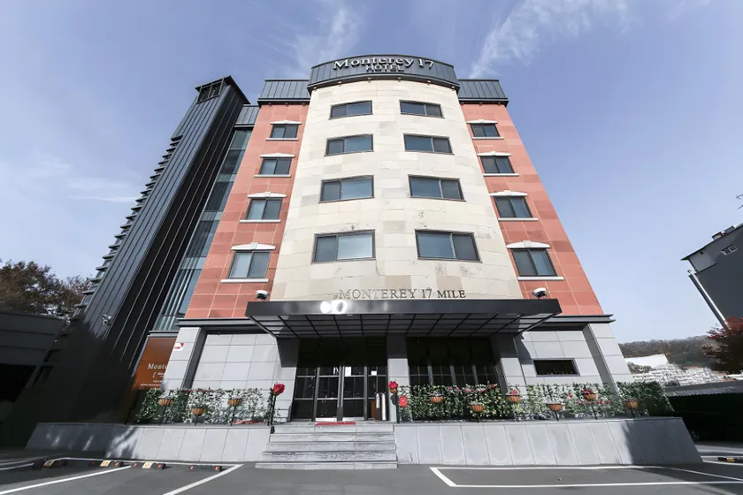 Yongin Monterey 17 - Image 1