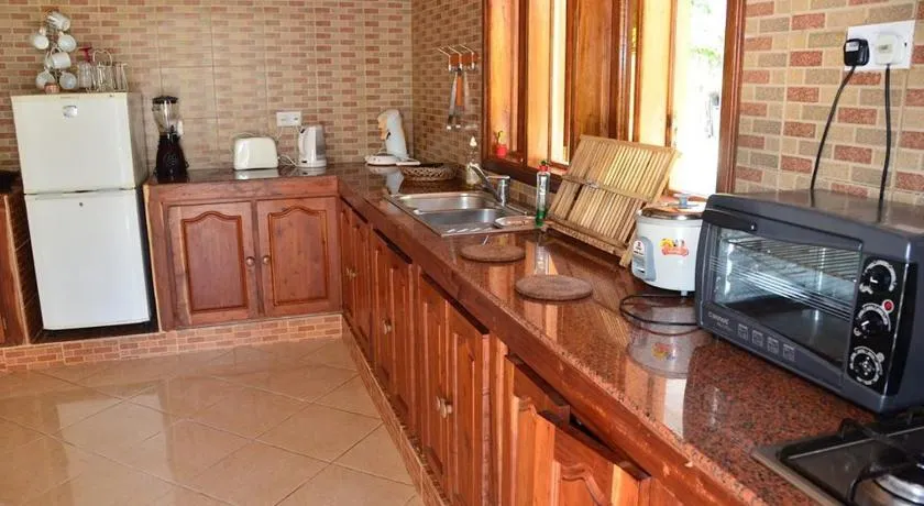 Belle Amie Self Catering - Image 1