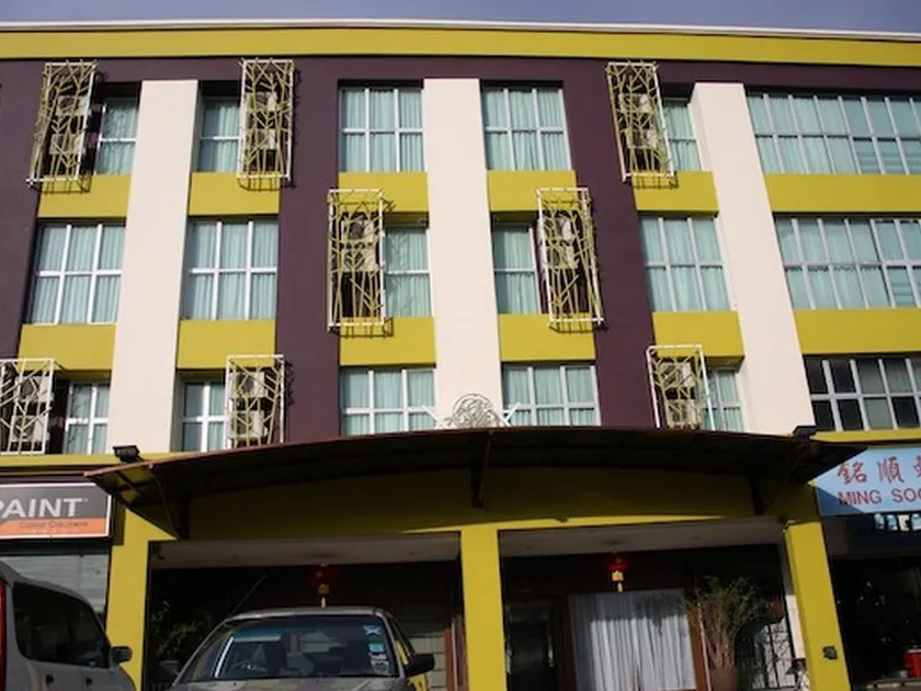 Grand Medallion Hotel - Image 1