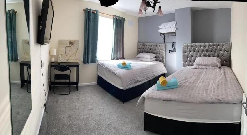 116 Maison Dieu Road Room D in Dover - Image 1