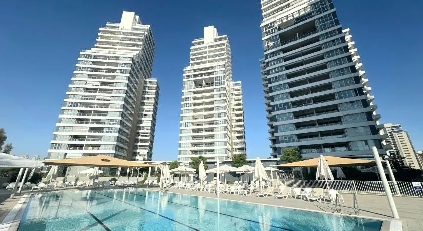 Sea pearl tower - Image 1