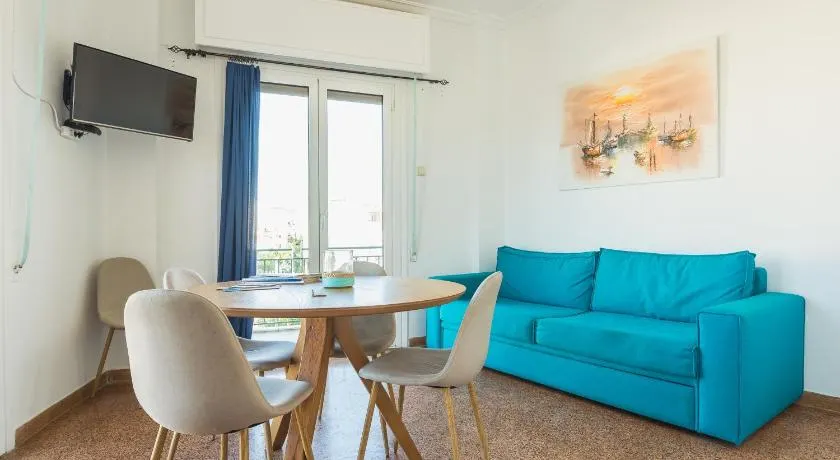 Super Paradise Apartments - Image 1