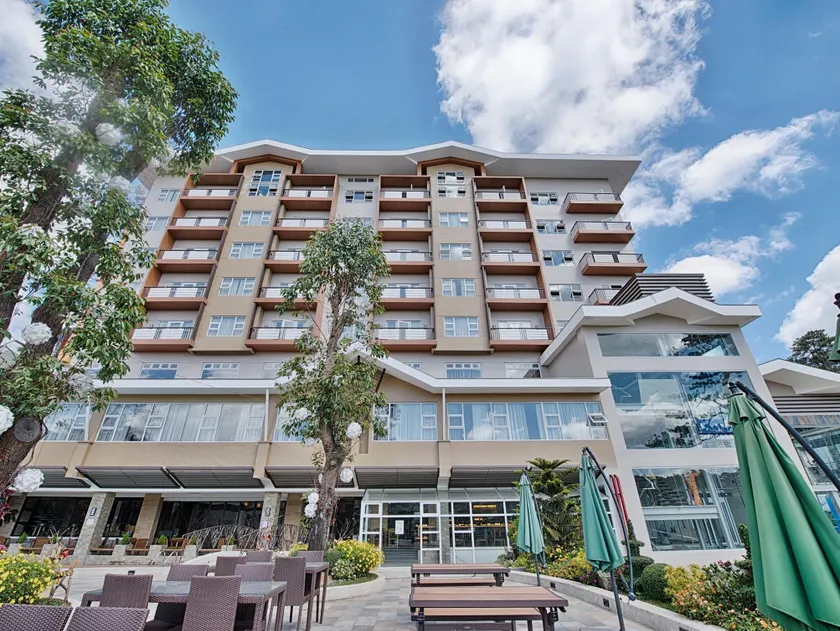Newtown Plaza Hotel - Image 1