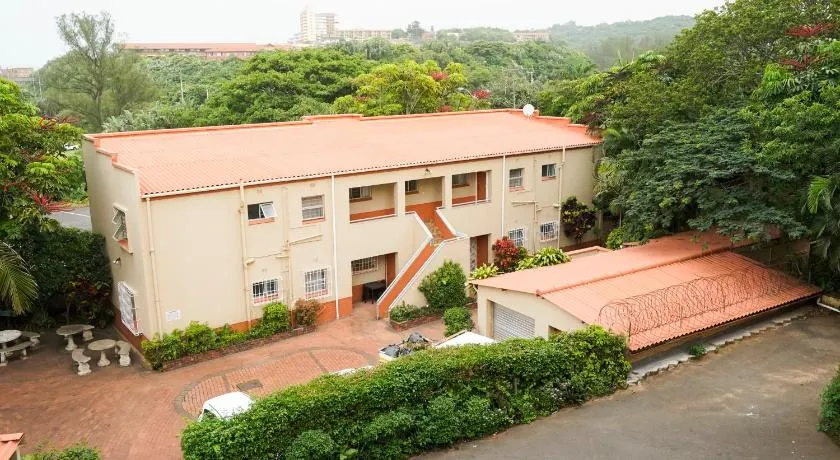 Doonside Holiday Apartments - Image 1