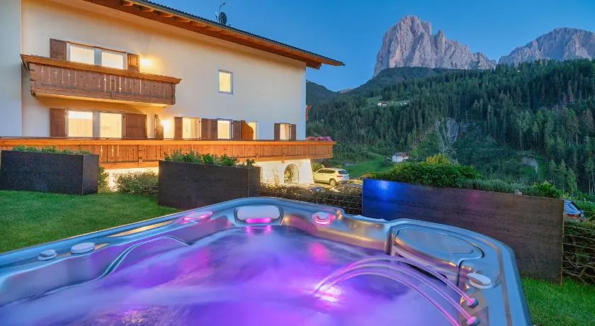 Hotel Ciamp - Image 1