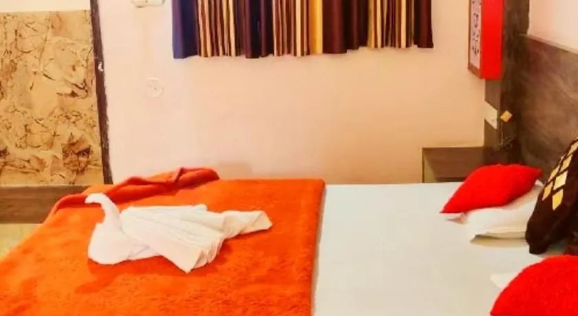 Panchmarhi Deluxe Stay - Image 1