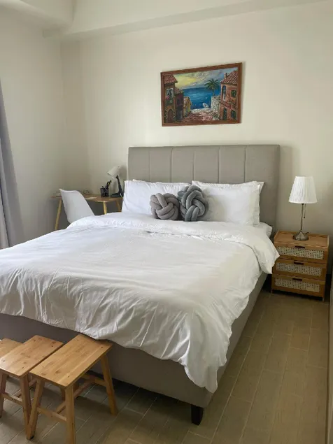 Chambre privée avec sauna, jardin et piscine | Vue ville - Image 1