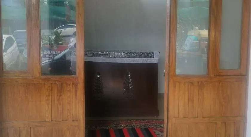 Varkala Railview tourist home - Image 1