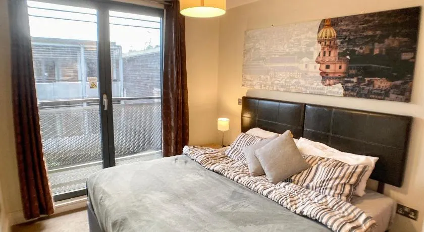 The Arcadian, Birmingham City Centre, by Lark Accommodation Cosy 1-bedroom Flat - Image 1