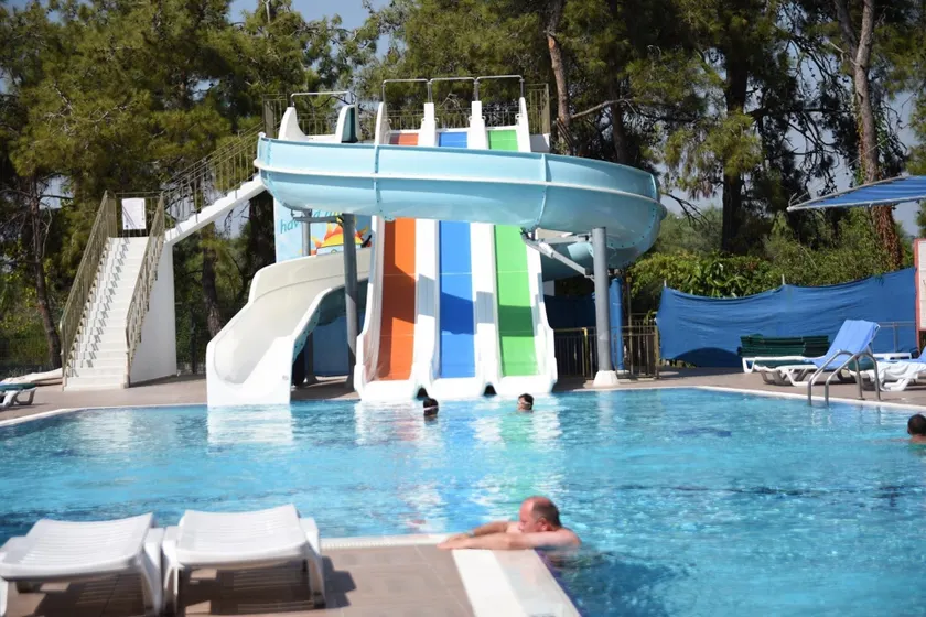 Linda Resort Hotel - Image 1
