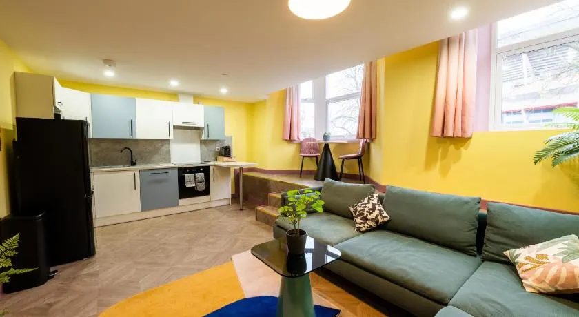 Aaron Wise - 51 Fitzhamon Apartments - Image 1
