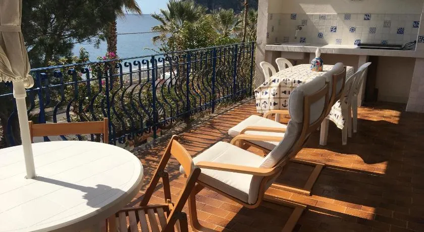 Taormina Sea house - Image 1