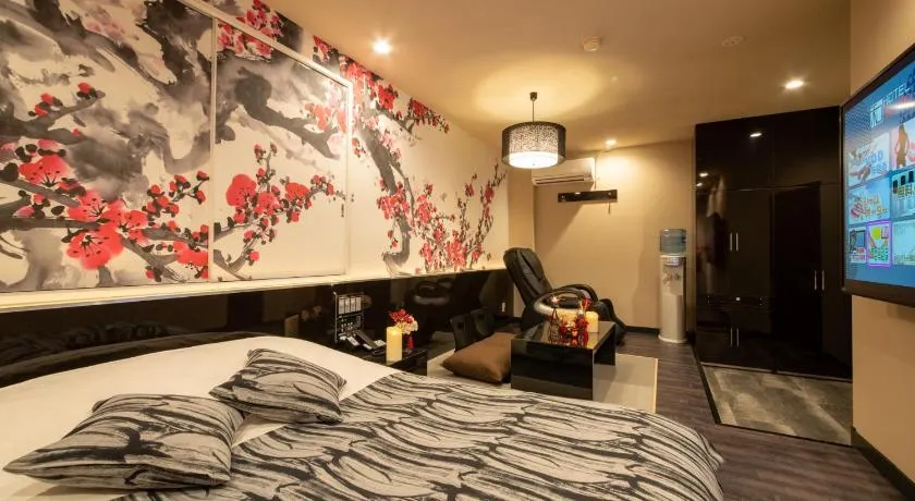 Hotel Waraku Shibukawa - Image 1