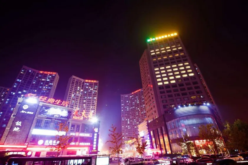 Lee Wan Hotel - Image 1