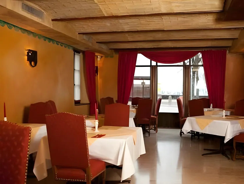 L'Hôtel by Hostellerie du Château - Image 1