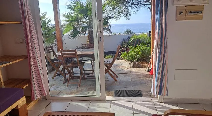 Beautiful small bungalow, amazing views and garden - Image 1