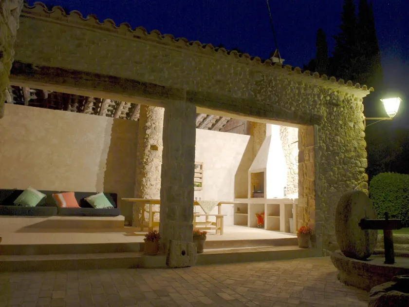 Spacious Home in Navata - Image 1