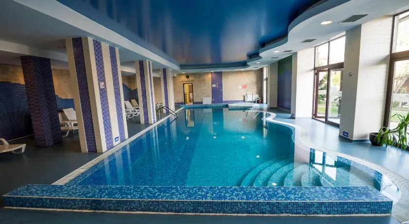 Rhodopi Home Hotel Chepelare- Half Board & Wellness - Image 1
