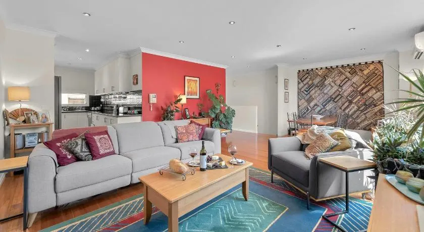 StayCentral - Tranquil Spacious Townhouse - Image 1