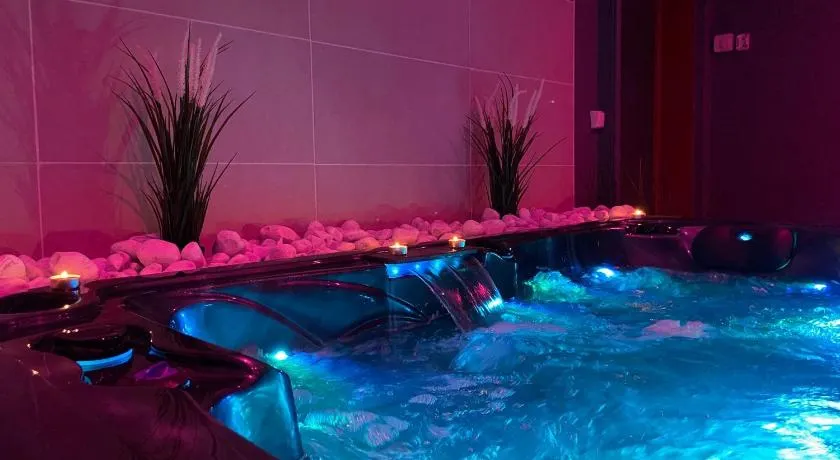 La Suite Privée - Maison Privative Spa & Sauna - Image 1