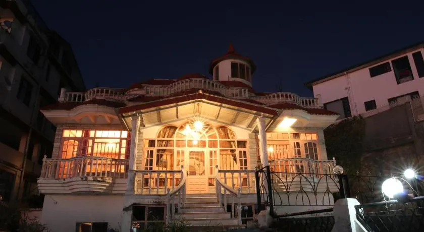 Cedar Cottage - Image 1