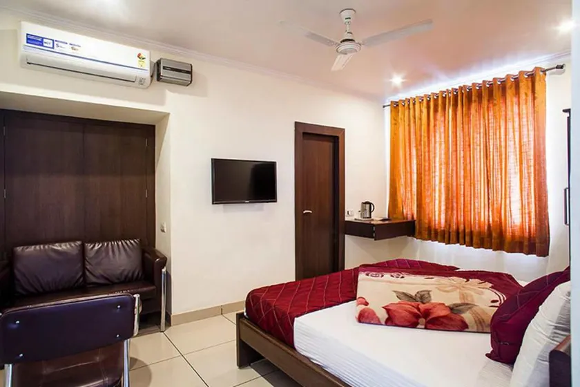 Hotel Surya - Image 1