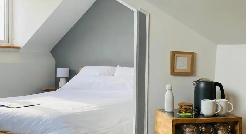Mooredge Guest House - Image 1